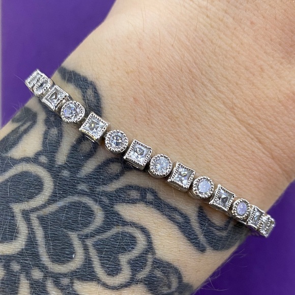 💛 Sterling Silver Geometric CZ Tennis Bracelet - Picture 2 of 7